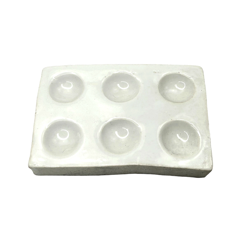 Laboratorní použití 6-ti dírková porcelánová keramická reakční deska bílé barvy