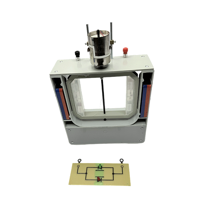 Malý elektromagnetický model motoru pro výukový nástroj v laboratoři fyziky