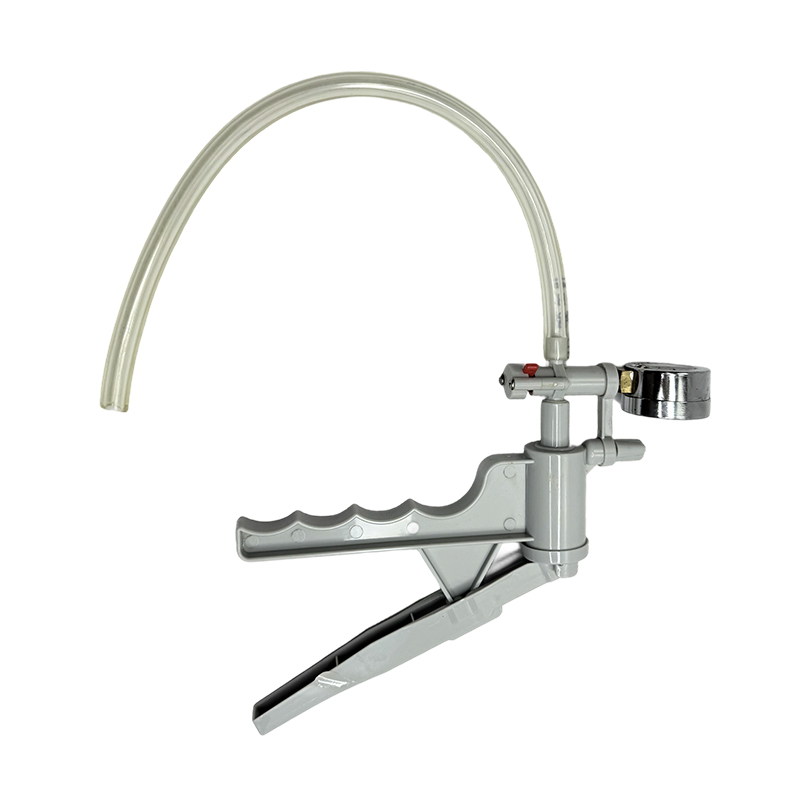 Ruční vakuová pumpa s manometrem pro laboratorní/odsávací zařízení